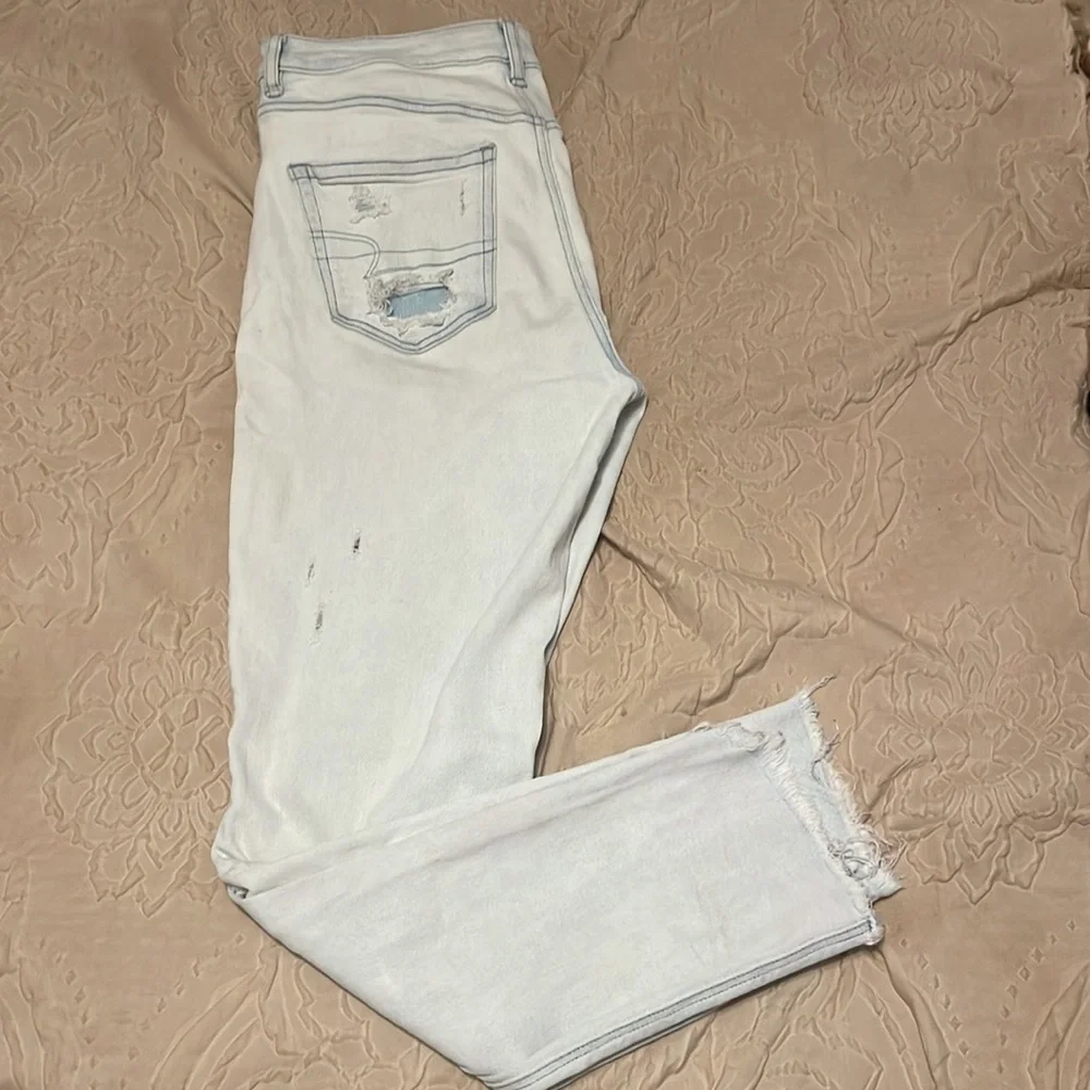 HIGH RISE AE JEANS! - Picture 3 of 4